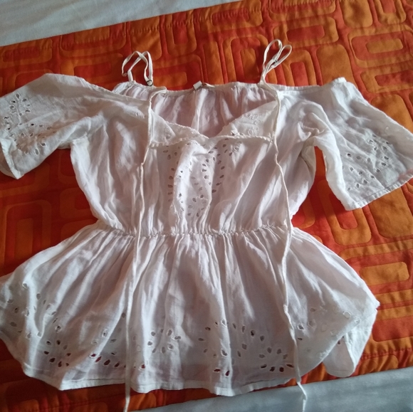 Guess Lace top - Picture 3 of 4